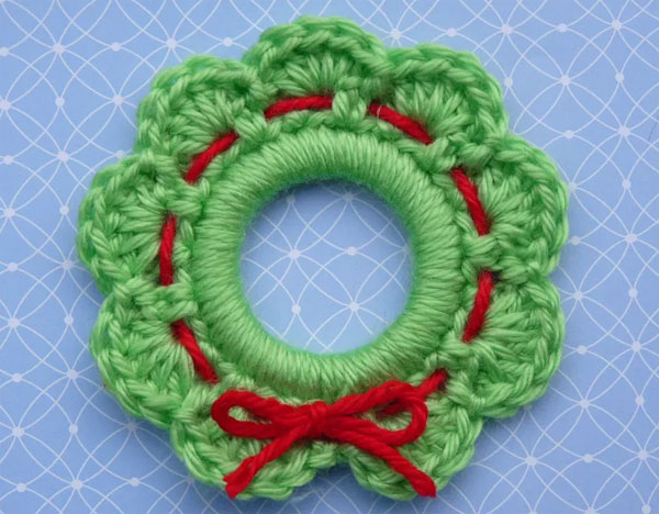 Christmas Wreath Ornament Crochet Pattern