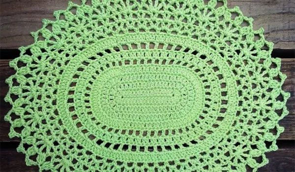Blooming Ivy Oval Doily