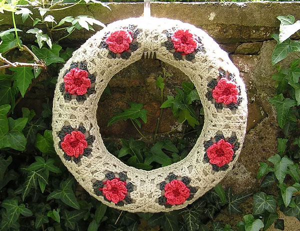 Rose Granny Square Wreath Crochet Pattern
