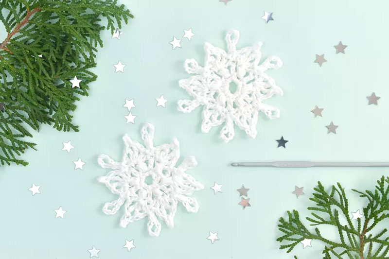 A Free Tutorial to Crochet a Snowflake