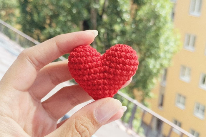 Easy Crochet Heart Amigurumi Pattern